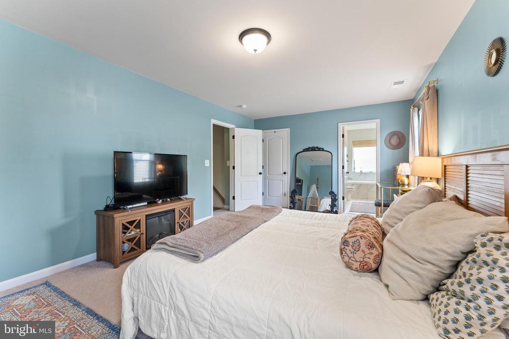 9305 CEDAR FOREST DR, FREDERICKSBURG, Virginia 22408, 4 Bedrooms Bedrooms, ,3 BathroomsBathrooms,Residential,9305 CEDAR FOREST DR,VASP2033104 MLS # VASP2033104