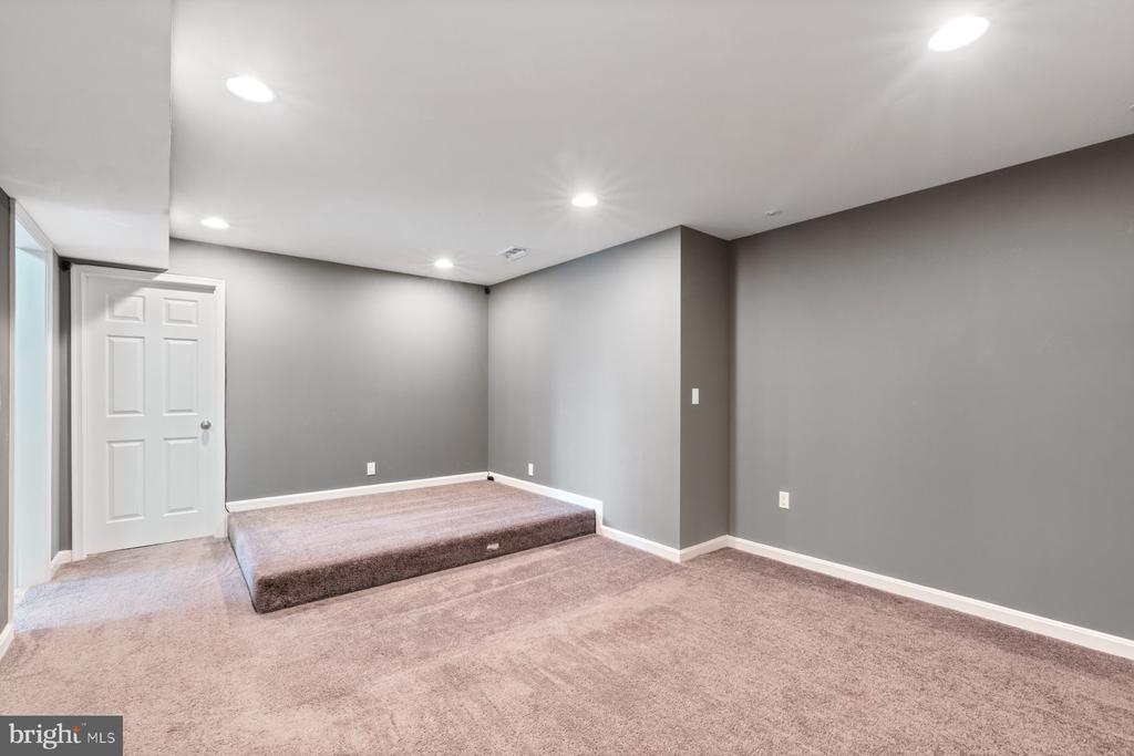 5505 SPRING BLUFF CT, FREDERICKSBURG, Virginia 22407, 6 Bedrooms Bedrooms, ,4 BathroomsBathrooms,Residential,5505 SPRING BLUFF CT,VASP2033170 MLS # VASP2033170