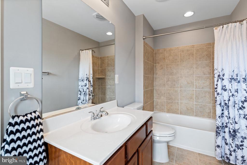 5505 SPRING BLUFF CT, FREDERICKSBURG, Virginia 22407, 6 Bedrooms Bedrooms, ,4 BathroomsBathrooms,Residential,5505 SPRING BLUFF CT,VASP2033170 MLS # VASP2033170
