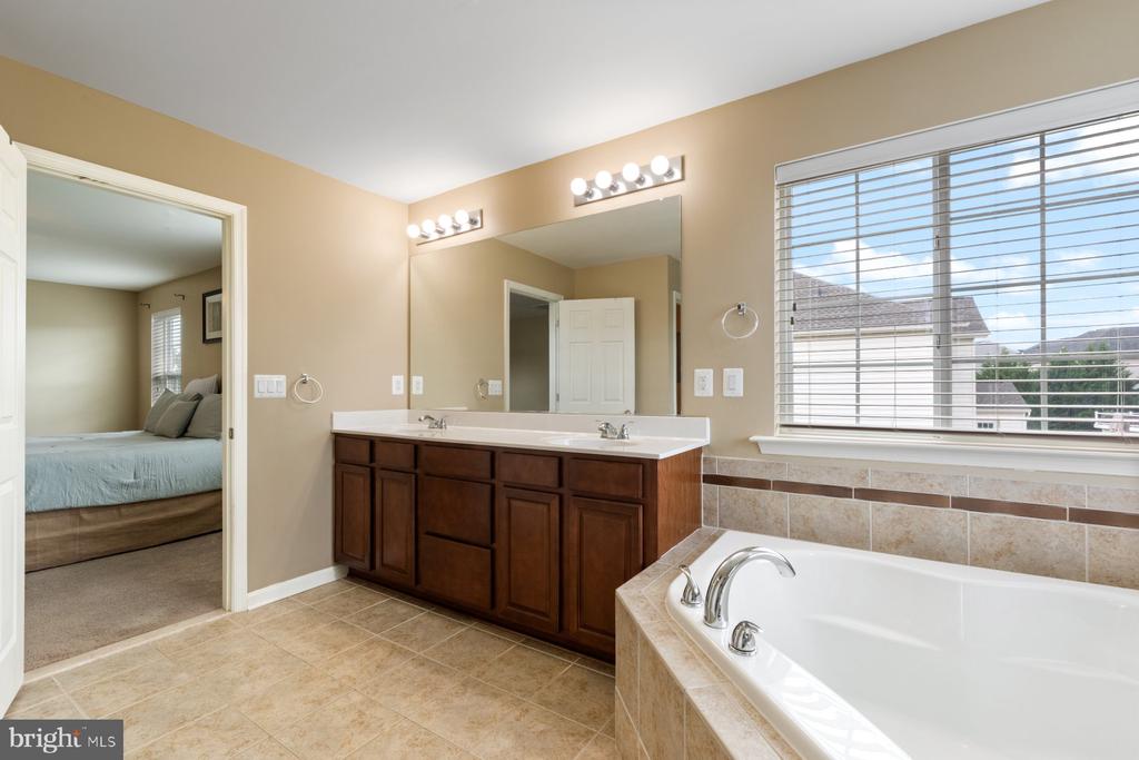 5505 SPRING BLUFF CT, FREDERICKSBURG, Virginia 22407, 6 Bedrooms Bedrooms, ,4 BathroomsBathrooms,Residential,5505 SPRING BLUFF CT,VASP2033170 MLS # VASP2033170