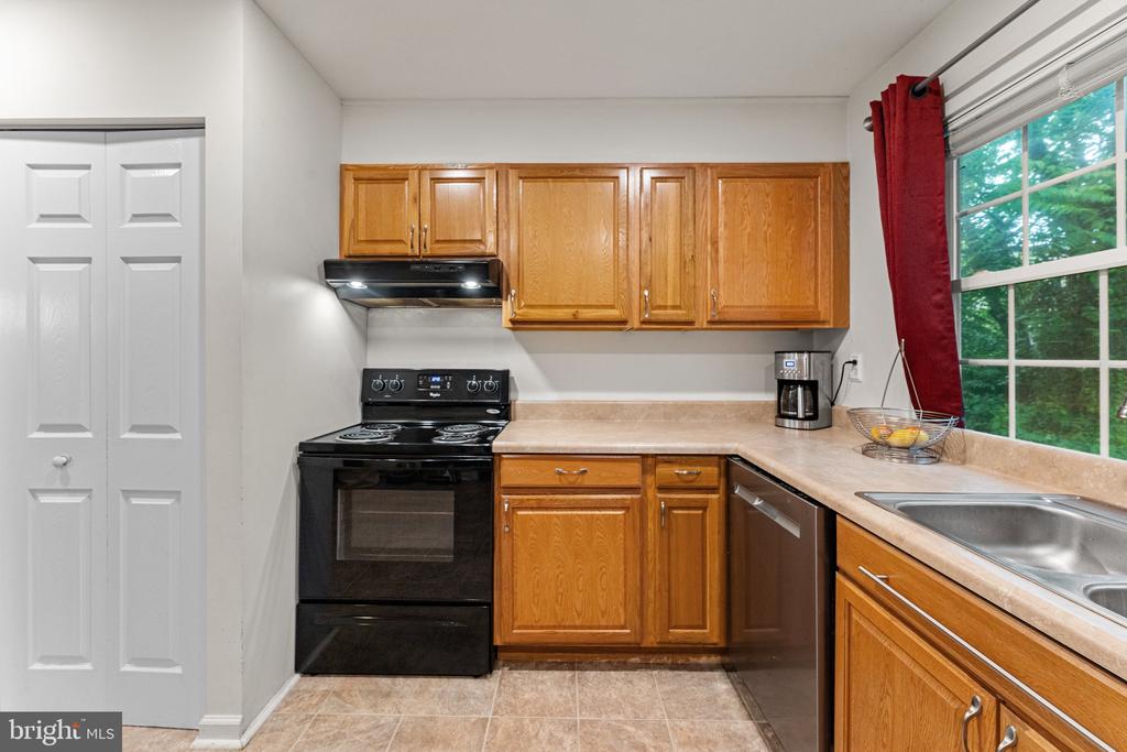 133 WOODLAKE DR, CHARLOTTESVILLE, Virginia 22901, 3 Bedrooms Bedrooms, ,1 BathroomBathrooms,Residential,133 WOODLAKE DR,VAAB2000986 MLS # VAAB2000986