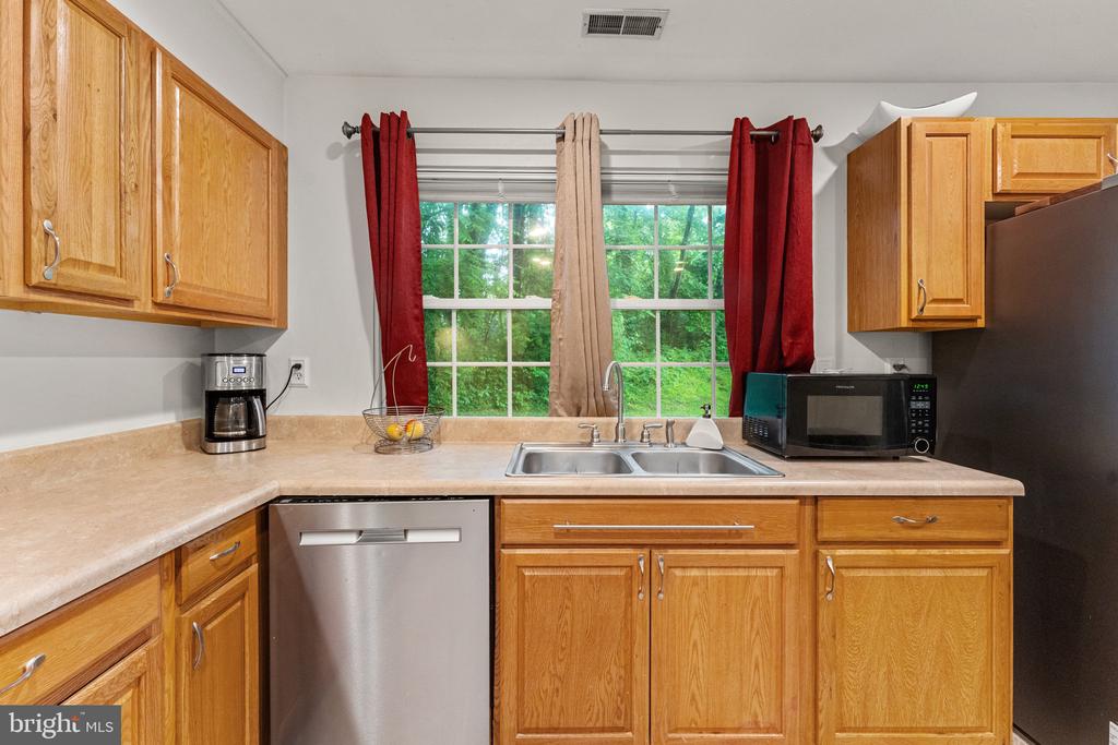133 WOODLAKE DR, CHARLOTTESVILLE, Virginia 22901, 3 Bedrooms Bedrooms, ,1 BathroomBathrooms,Residential,133 WOODLAKE DR,VAAB2000986 MLS # VAAB2000986