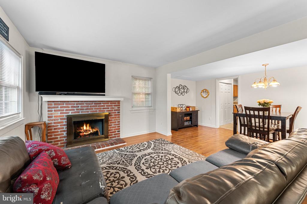 133 WOODLAKE DR, CHARLOTTESVILLE, Virginia 22901, 3 Bedrooms Bedrooms, ,1 BathroomBathrooms,Residential,133 WOODLAKE DR,VAAB2000986 MLS # VAAB2000986