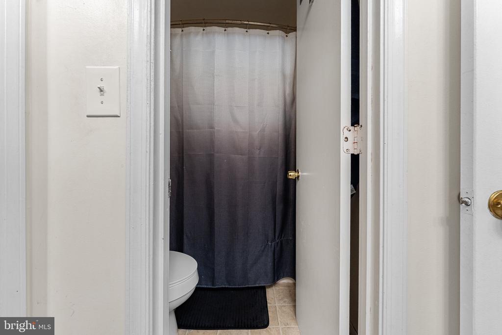 133 WOODLAKE DR, CHARLOTTESVILLE, Virginia 22901, 3 Bedrooms Bedrooms, ,1 BathroomBathrooms,Residential,133 WOODLAKE DR,VAAB2000986 MLS # VAAB2000986