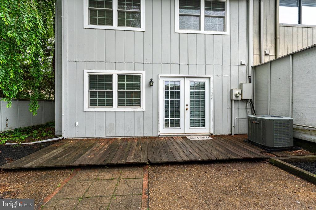 133 WOODLAKE DR, CHARLOTTESVILLE, Virginia 22901, 3 Bedrooms Bedrooms, ,1 BathroomBathrooms,Residential,133 WOODLAKE DR,VAAB2000986 MLS # VAAB2000986