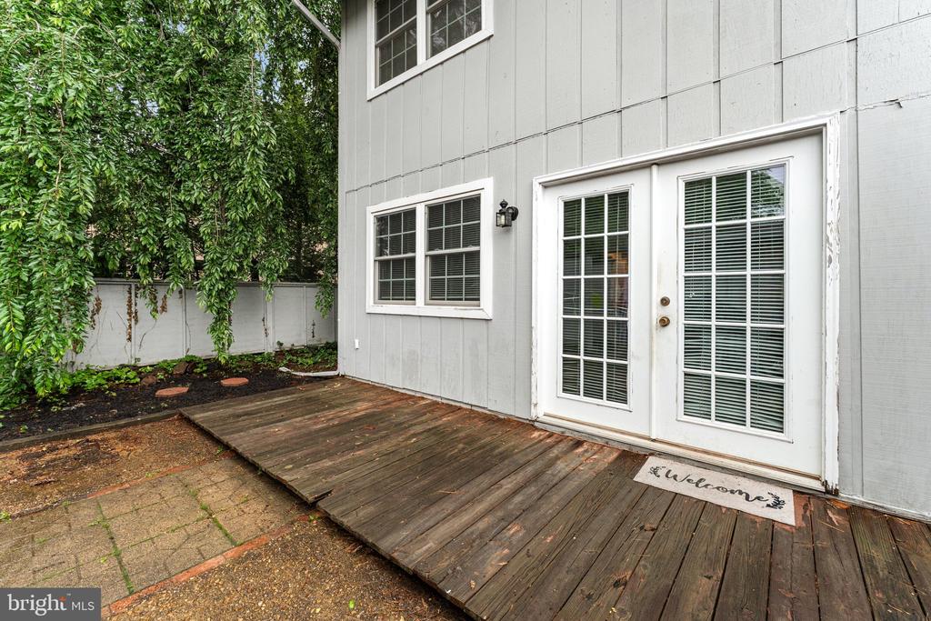 133 WOODLAKE DR, CHARLOTTESVILLE, Virginia 22901, 3 Bedrooms Bedrooms, ,1 BathroomBathrooms,Residential,133 WOODLAKE DR,VAAB2000986 MLS # VAAB2000986