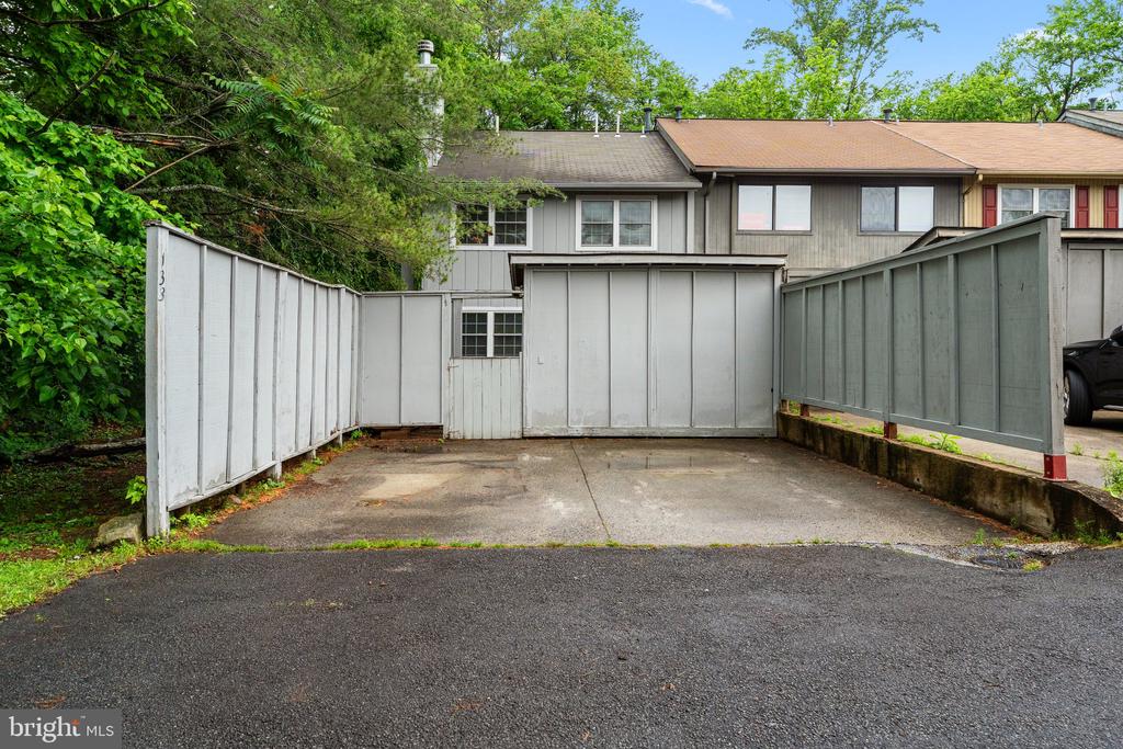 133 WOODLAKE DR, CHARLOTTESVILLE, Virginia 22901, 3 Bedrooms Bedrooms, ,1 BathroomBathrooms,Residential,133 WOODLAKE DR,VAAB2000986 MLS # VAAB2000986