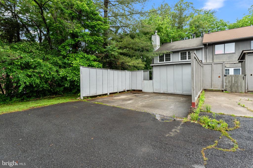 133 WOODLAKE DR, CHARLOTTESVILLE, Virginia 22901, 3 Bedrooms Bedrooms, ,1 BathroomBathrooms,Residential,133 WOODLAKE DR,VAAB2000986 MLS # VAAB2000986