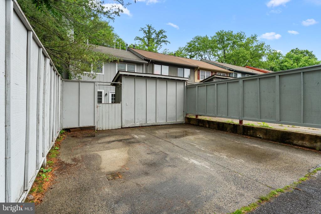 133 WOODLAKE DR, CHARLOTTESVILLE, Virginia 22901, 3 Bedrooms Bedrooms, ,1 BathroomBathrooms,Residential,133 WOODLAKE DR,VAAB2000986 MLS # VAAB2000986