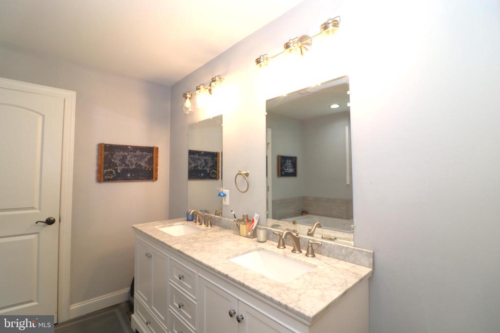 10440 SPERRYVILLE PIKE, CULPEPER, Virginia 22701, 4 Bedrooms Bedrooms, ,3 BathroomsBathrooms,Residential,10440 SPERRYVILLE PIKE,VACU2010590 MLS # VACU2010590