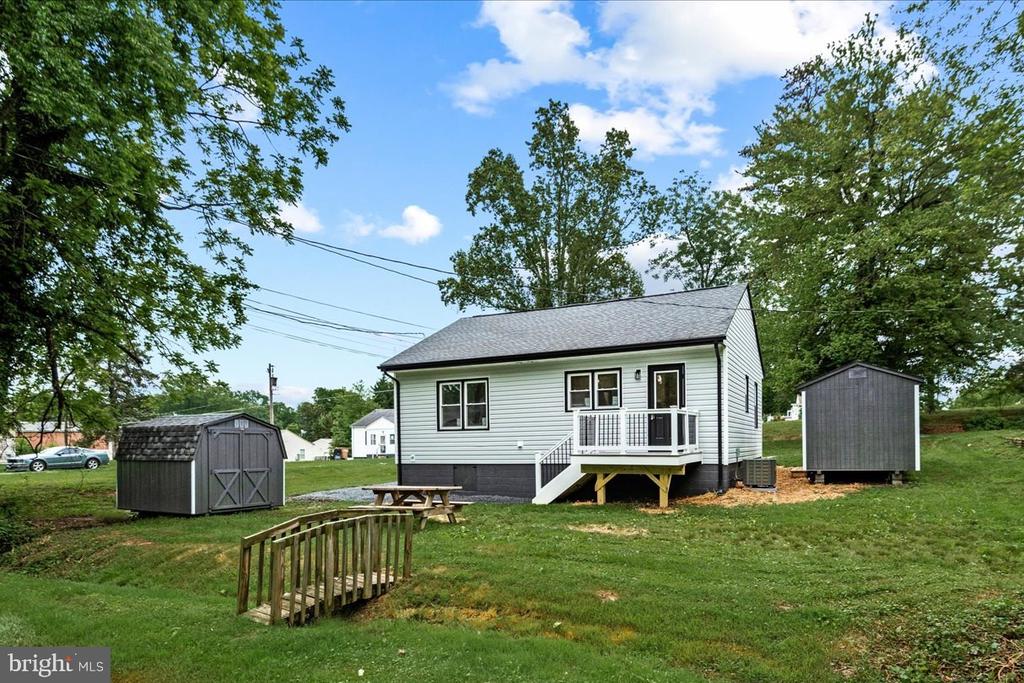105 CAMMACK ST, LOUISA, Virginia 23093, 2 Bedrooms Bedrooms, ,2 BathroomsBathrooms,Residential,105 CAMMACK ST,VALA2007860 MLS # VALA2007860
