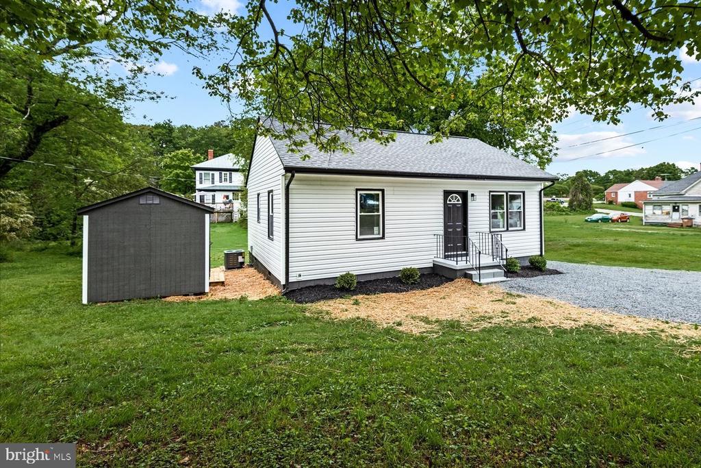 105 CAMMACK ST, LOUISA, Virginia 23093, 2 Bedrooms Bedrooms, ,2 BathroomsBathrooms,Residential,105 CAMMACK ST,VALA2007860 MLS # VALA2007860