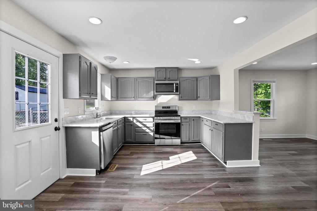 313 BURMAN LN, FREDERICKSBURG, Virginia 22407, 4 Bedrooms Bedrooms, ,3 BathroomsBathrooms,Residential,313 BURMAN LN,VASP2032916 MLS # VASP2032916