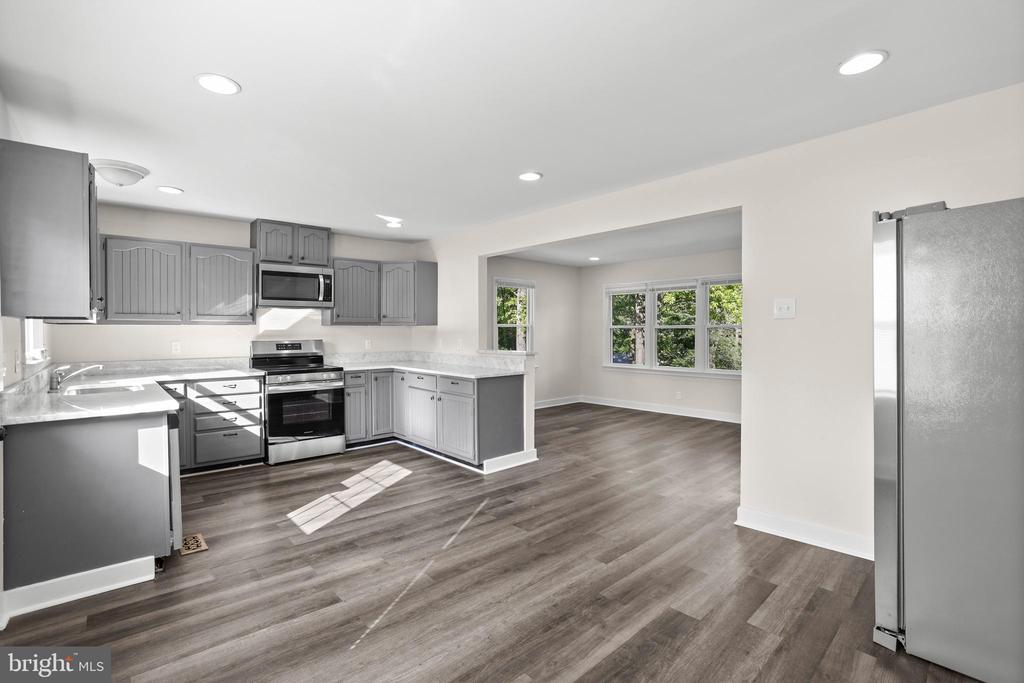 313 BURMAN LN, FREDERICKSBURG, Virginia 22407, 4 Bedrooms Bedrooms, ,3 BathroomsBathrooms,Residential,313 BURMAN LN,VASP2032916 MLS # VASP2032916
