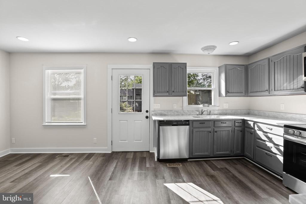 313 BURMAN LN, FREDERICKSBURG, Virginia 22407, 4 Bedrooms Bedrooms, ,3 BathroomsBathrooms,Residential,313 BURMAN LN,VASP2032916 MLS # VASP2032916