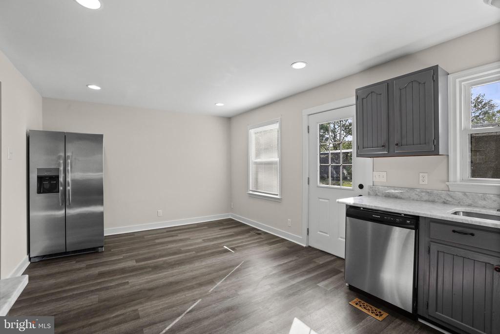 313 BURMAN LN, FREDERICKSBURG, Virginia 22407, 4 Bedrooms Bedrooms, ,3 BathroomsBathrooms,Residential,313 BURMAN LN,VASP2032916 MLS # VASP2032916