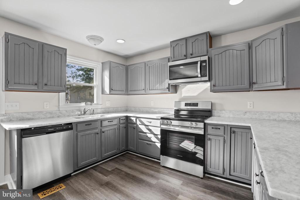 313 BURMAN LN, FREDERICKSBURG, Virginia 22407, 4 Bedrooms Bedrooms, ,3 BathroomsBathrooms,Residential,313 BURMAN LN,VASP2032916 MLS # VASP2032916