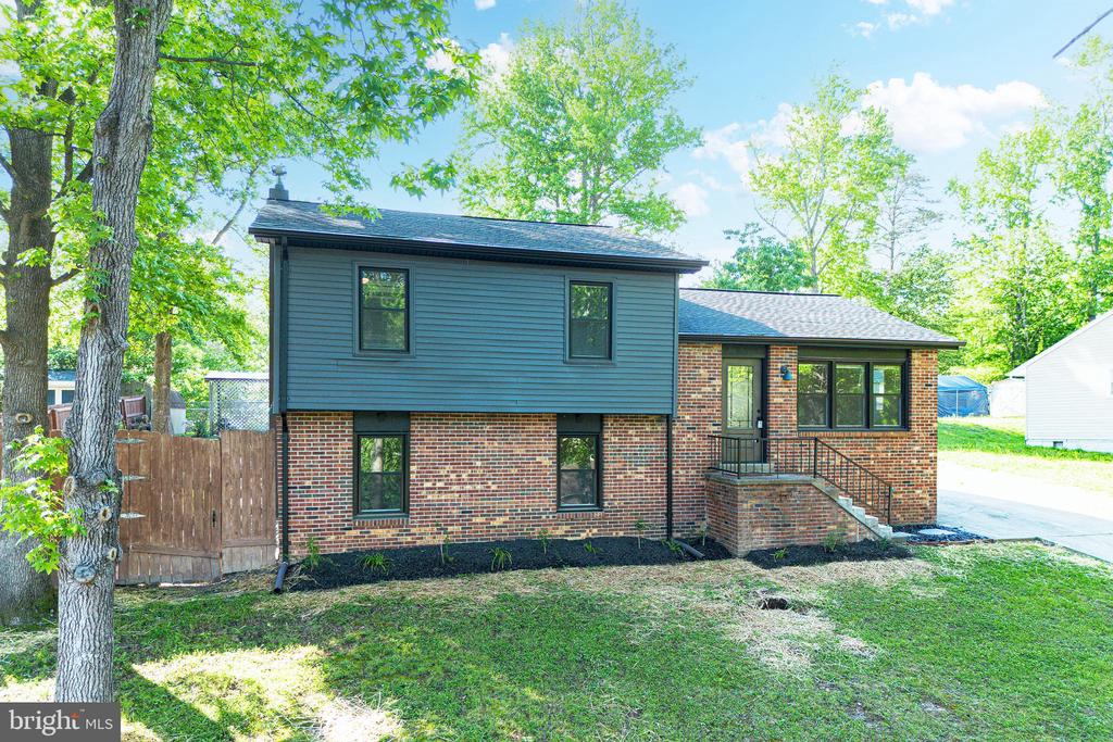 313 BURMAN LN, FREDERICKSBURG, Virginia 22407, 4 Bedrooms Bedrooms, ,3 BathroomsBathrooms,Residential,313 BURMAN LN,VASP2032916 MLS # VASP2032916