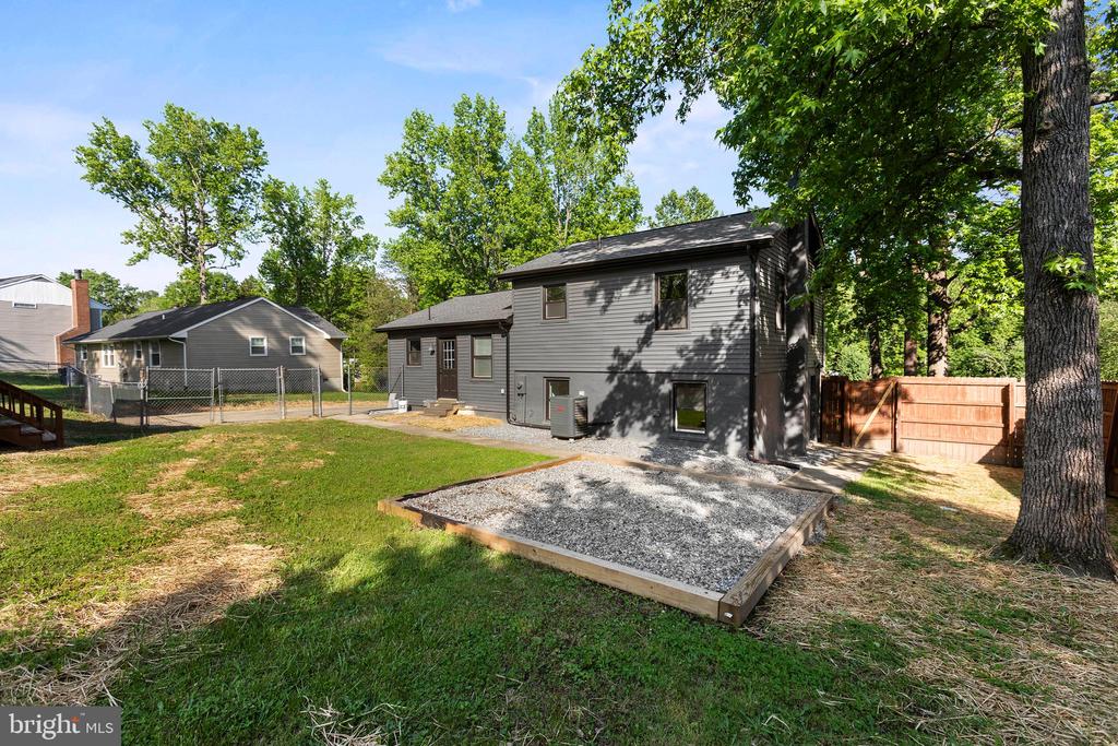 313 BURMAN LN, FREDERICKSBURG, Virginia 22407, 4 Bedrooms Bedrooms, ,3 BathroomsBathrooms,Residential,313 BURMAN LN,VASP2032916 MLS # VASP2032916