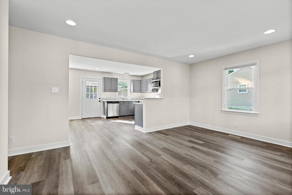 313 BURMAN LN, FREDERICKSBURG, Virginia 22407, 4 Bedrooms Bedrooms, ,3 BathroomsBathrooms,Residential,313 BURMAN LN,VASP2032916 MLS # VASP2032916