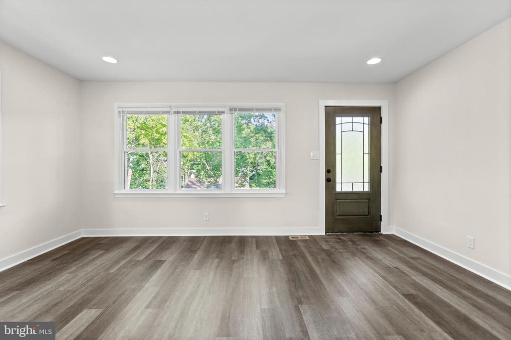 313 BURMAN LN, FREDERICKSBURG, Virginia 22407, 4 Bedrooms Bedrooms, ,3 BathroomsBathrooms,Residential,313 BURMAN LN,VASP2032916 MLS # VASP2032916