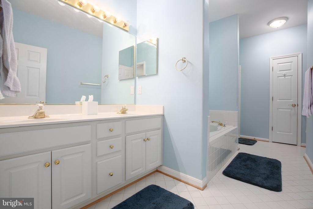 4204 STONEHAVEN WAY, FREDERICKSBURG, Virginia 22408, 3 Bedrooms Bedrooms, ,2 BathroomsBathrooms,Residential,4204 STONEHAVEN WAY,VASP2032844 MLS # VASP2032844