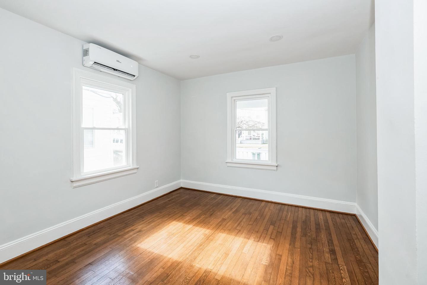 3406 STOCKTON ST, RICHMOND, Virginia 23224, 3 Bedrooms Bedrooms, 5 Rooms Rooms,1 BathroomBathrooms,Residential,For sale,3406 STOCKTON ST,VARC2000640 MLS # VARC2000640