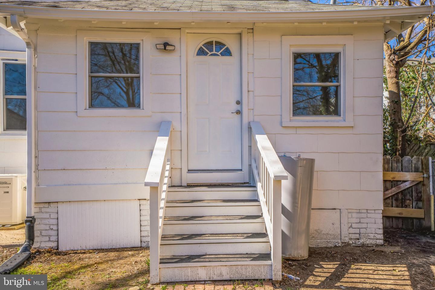 3406 STOCKTON ST, RICHMOND, Virginia 23224, 3 Bedrooms Bedrooms, 5 Rooms Rooms,1 BathroomBathrooms,Residential,For sale,3406 STOCKTON ST,VARC2000640 MLS # VARC2000640