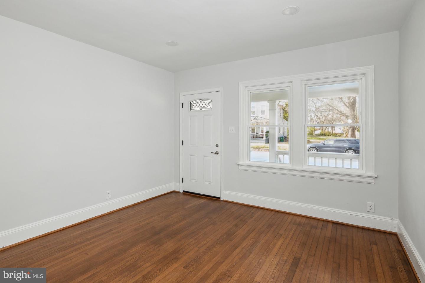 3406 STOCKTON ST, RICHMOND, Virginia 23224, 3 Bedrooms Bedrooms, 5 Rooms Rooms,1 BathroomBathrooms,Residential,For sale,3406 STOCKTON ST,VARC2000640 MLS # VARC2000640