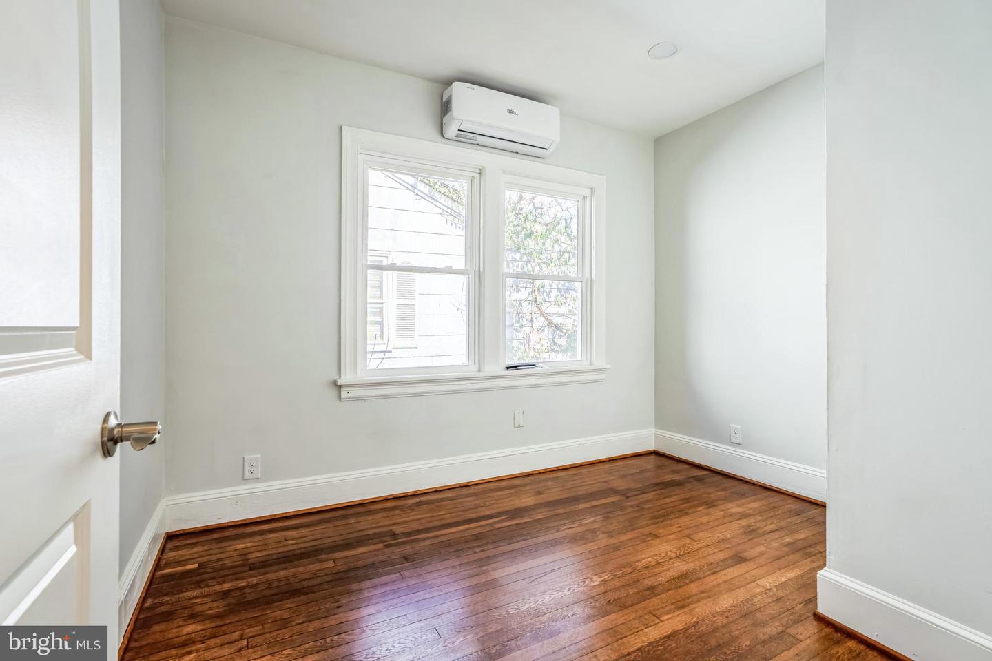 3406 STOCKTON ST, RICHMOND, Virginia 23224, 3 Bedrooms Bedrooms, 5 Rooms Rooms,1 BathroomBathrooms,Residential,For sale,3406 STOCKTON ST,VARC2000640 MLS # VARC2000640