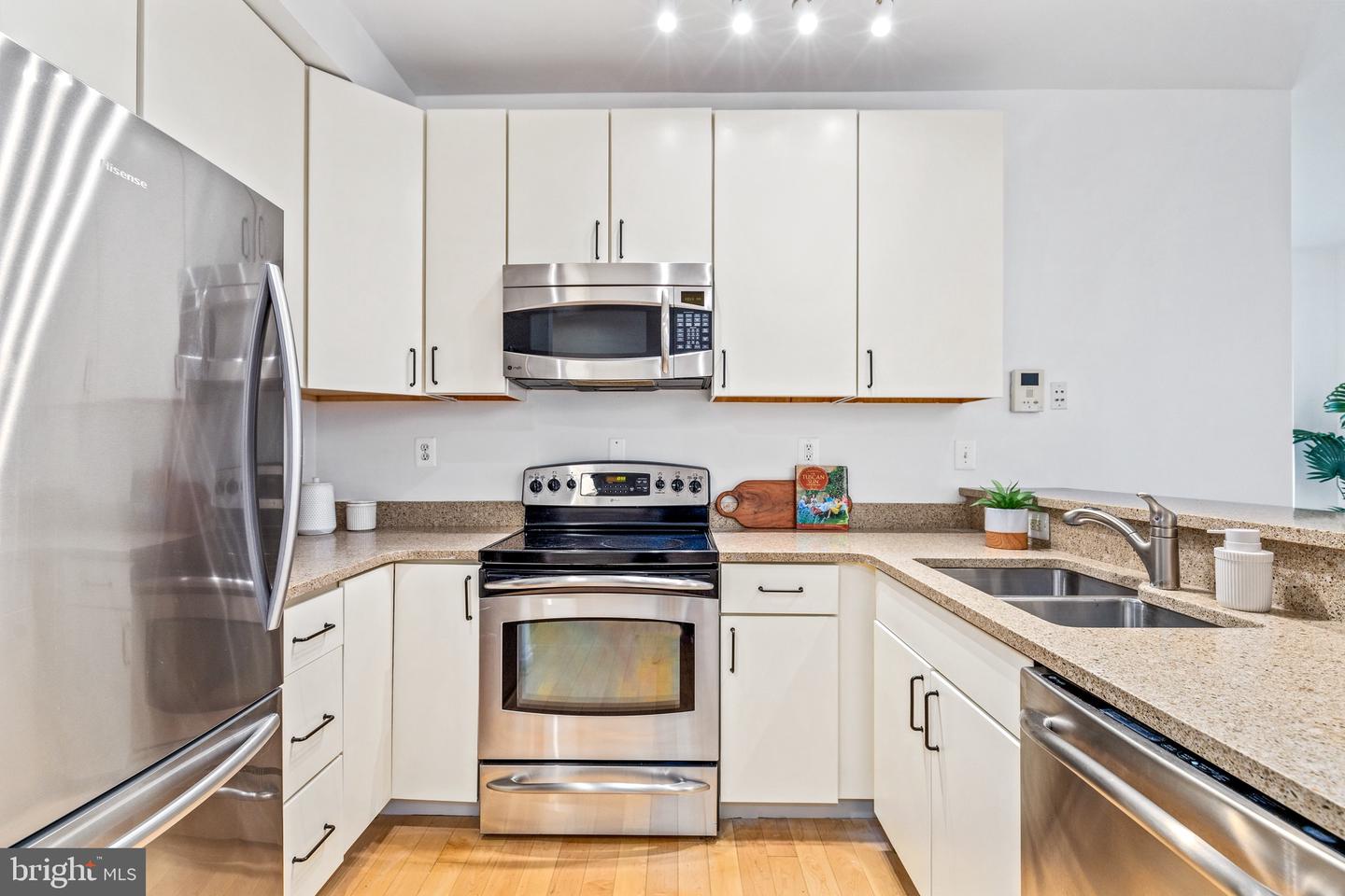 2412 17TH ST NW #102, WASHINGTON, District Of Columbia 20009, 2 Bedrooms Bedrooms, ,1 BathroomBathrooms,Residential,For sale,2412 17TH ST NW #102,DCDC2191676 MLS # DCDC2191676