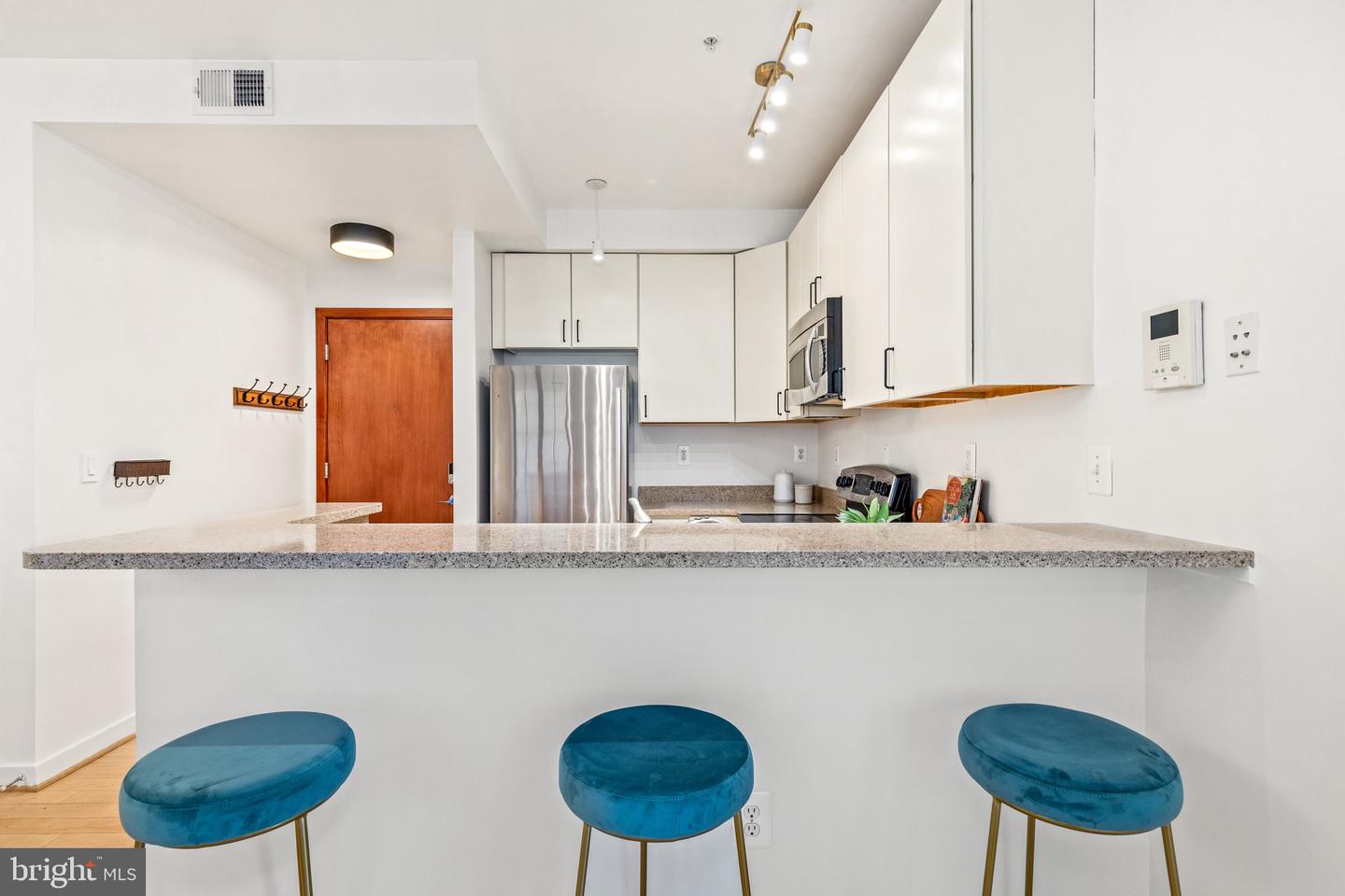 2412 17TH ST NW #102, WASHINGTON, District Of Columbia 20009, 2 Bedrooms Bedrooms, ,1 BathroomBathrooms,Residential,For sale,2412 17TH ST NW #102,DCDC2191676 MLS # DCDC2191676
