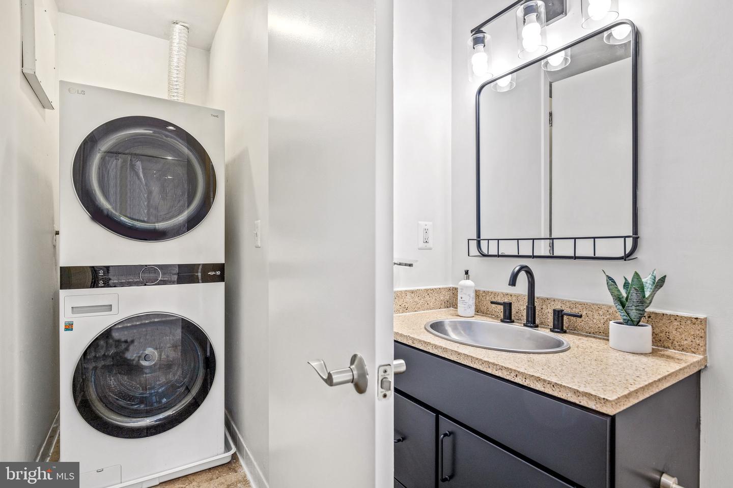 2412 17TH ST NW #102, WASHINGTON, District Of Columbia 20009, 2 Bedrooms Bedrooms, ,1 BathroomBathrooms,Residential,For sale,2412 17TH ST NW #102,DCDC2191676 MLS # DCDC2191676