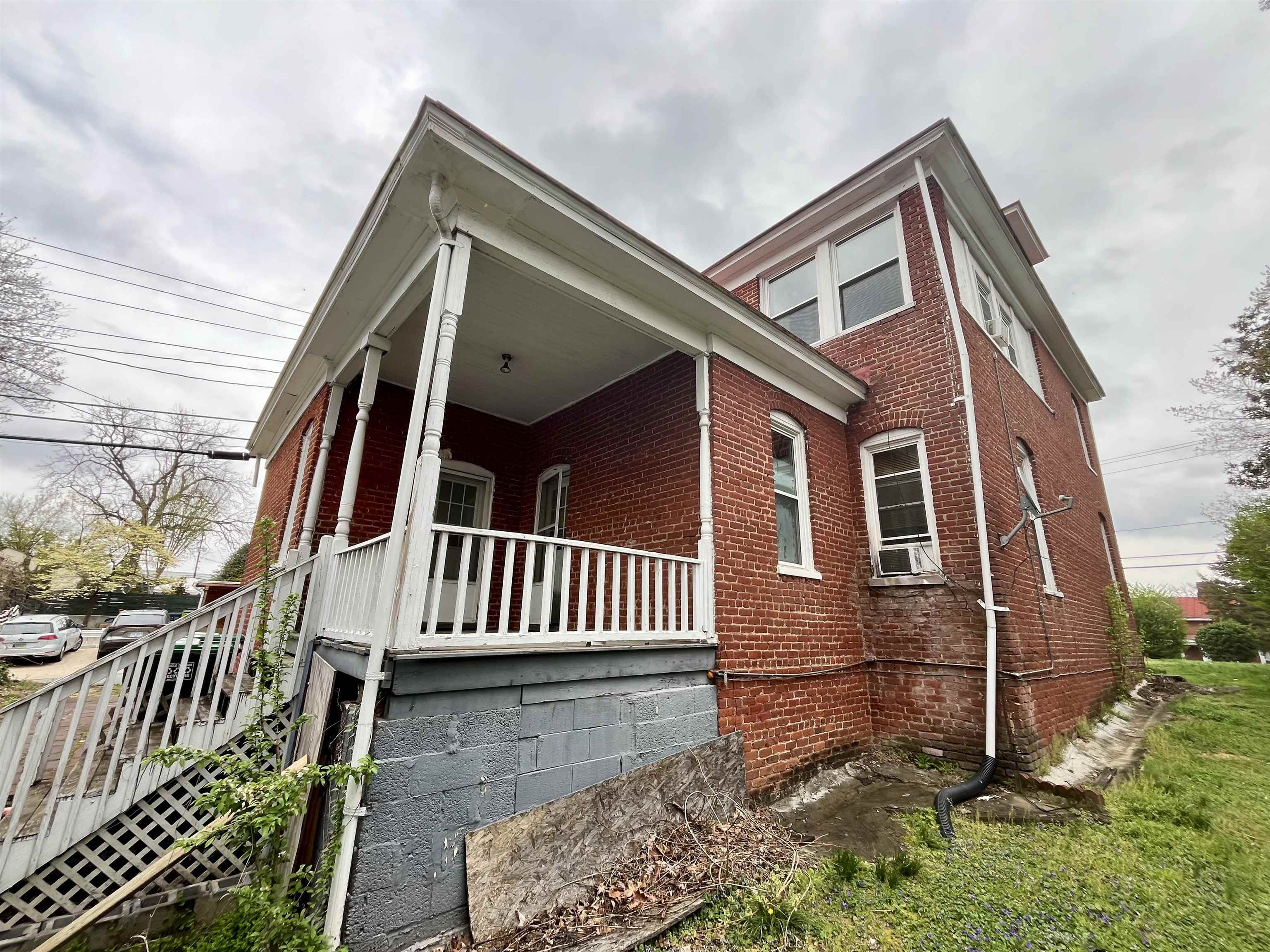 501 RIDGE ST, CHARLOTTESVILLE, Virginia 22902, 5 Bedrooms Bedrooms, ,2 BathroomsBathrooms,Residential,501 RIDGE ST,662760 MLS # 662760