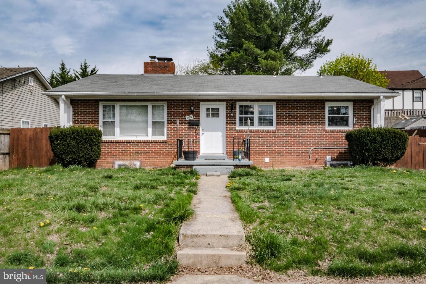 205 POLK AVE, FRONT ROYAL, Virginia 22630, 3 Bedrooms Bedrooms, ,2 BathroomsBathrooms,Residential,For sale,205 POLK AVE,VAWR2010822 MLS # VAWR2010822