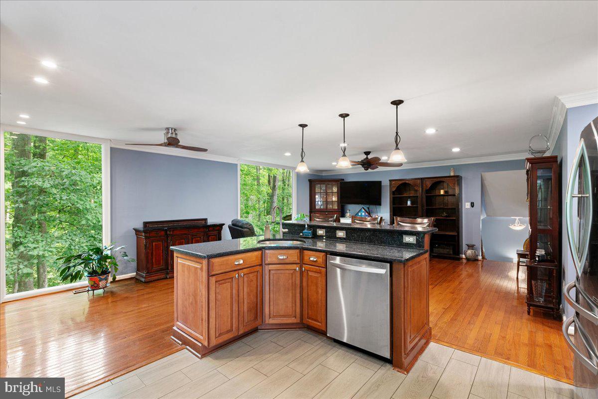 7002 BARNACLE PL, BURKE, Virginia 22015, 5 Bedrooms Bedrooms, ,3 BathroomsBathrooms,Residential,For sale,7002 BARNACLE PL,VAFX2232864 MLS # VAFX2232864