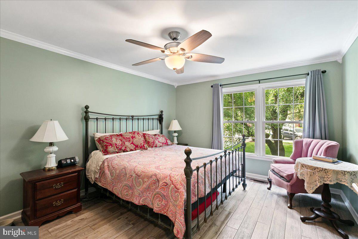 7002 BARNACLE PL, BURKE, Virginia 22015, 5 Bedrooms Bedrooms, ,3 BathroomsBathrooms,Residential,For sale,7002 BARNACLE PL,VAFX2232864 MLS # VAFX2232864