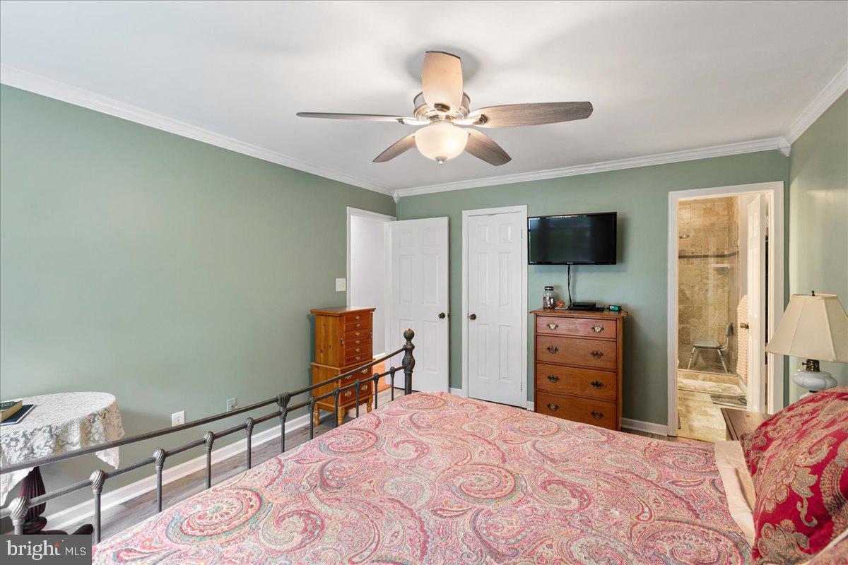 7002 BARNACLE PL, BURKE, Virginia 22015, 5 Bedrooms Bedrooms, ,3 BathroomsBathrooms,Residential,For sale,7002 BARNACLE PL,VAFX2232864 MLS # VAFX2232864