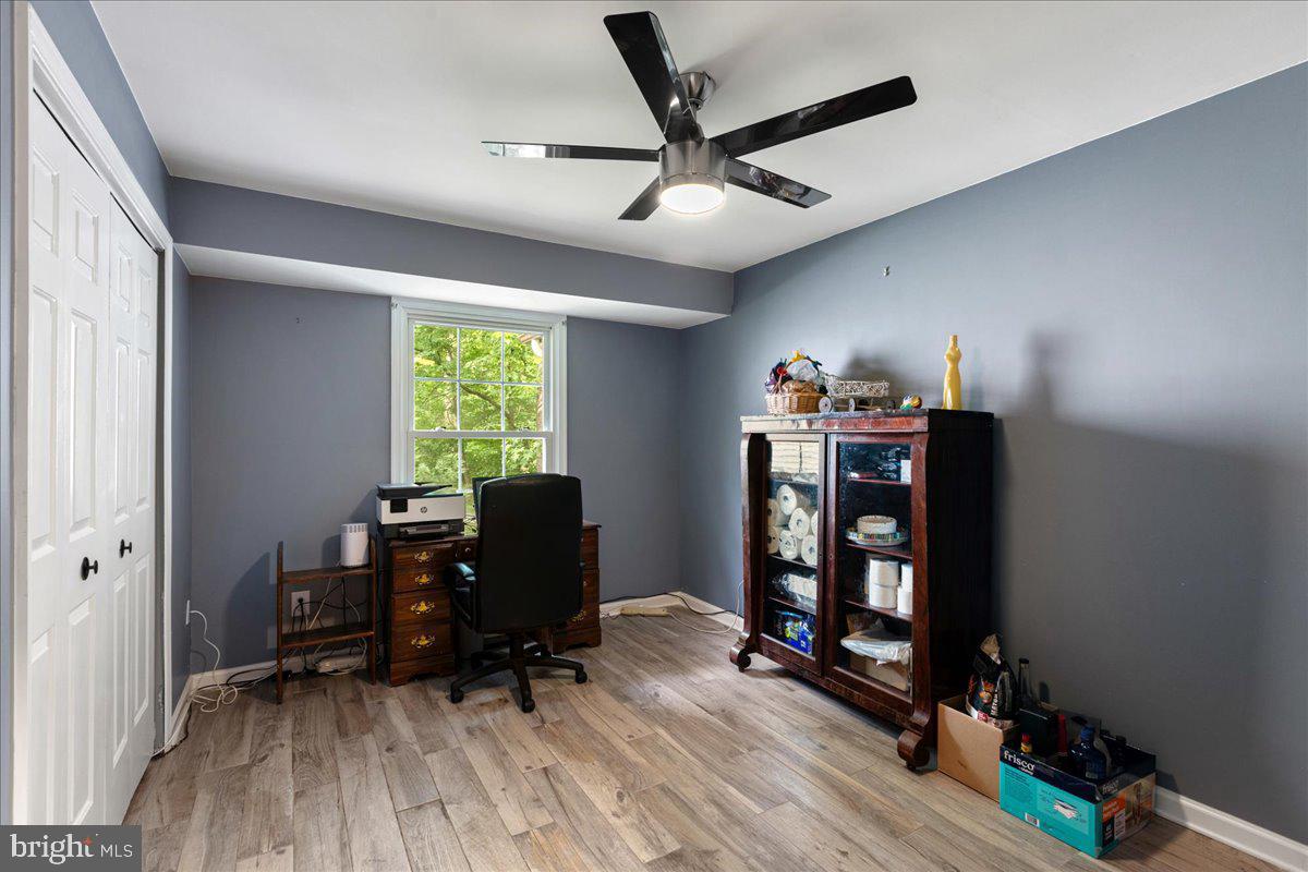 7002 BARNACLE PL, BURKE, Virginia 22015, 5 Bedrooms Bedrooms, ,3 BathroomsBathrooms,Residential,For sale,7002 BARNACLE PL,VAFX2232864 MLS # VAFX2232864