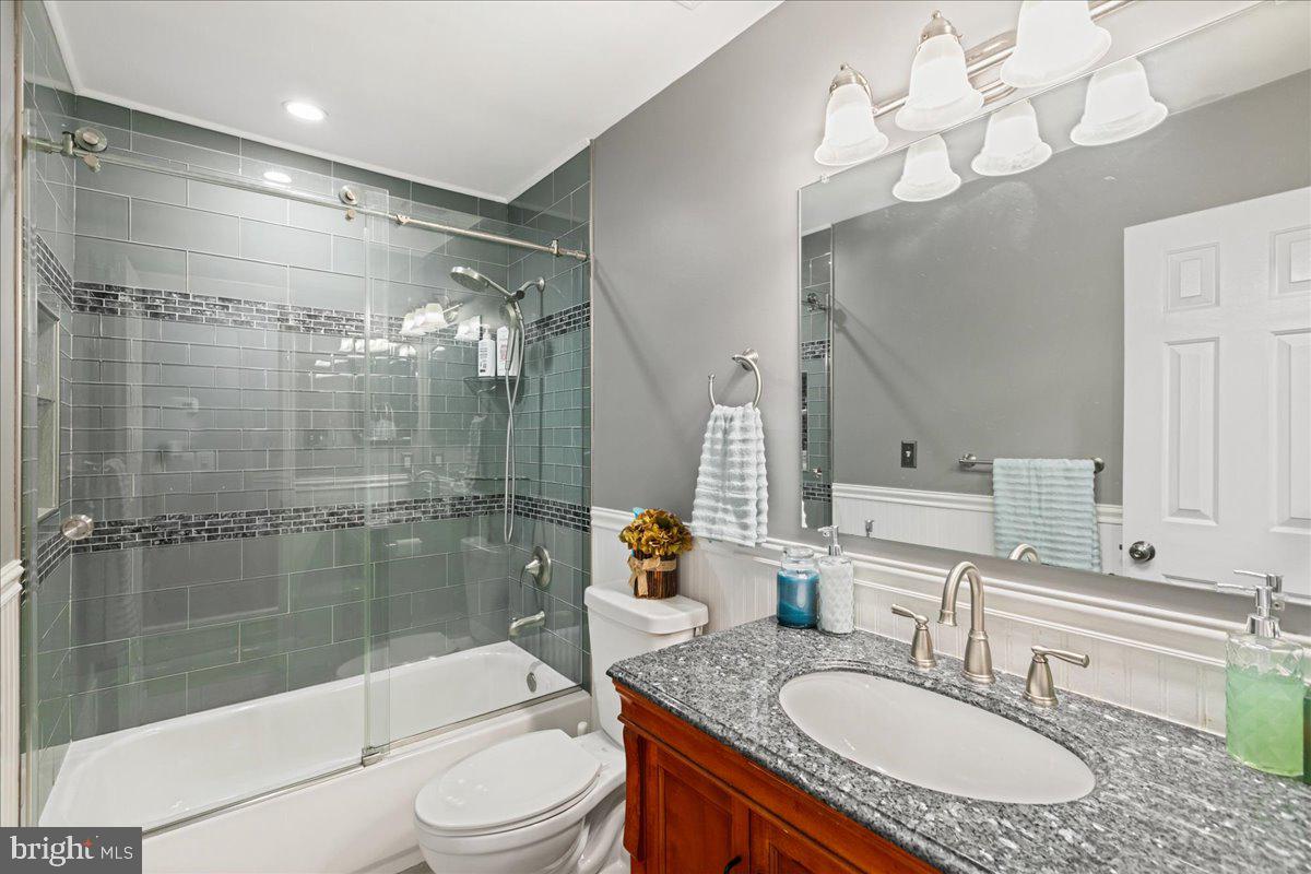 7002 BARNACLE PL, BURKE, Virginia 22015, 5 Bedrooms Bedrooms, ,3 BathroomsBathrooms,Residential,For sale,7002 BARNACLE PL,VAFX2232864 MLS # VAFX2232864