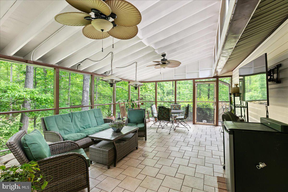 7002 BARNACLE PL, BURKE, Virginia 22015, 5 Bedrooms Bedrooms, ,3 BathroomsBathrooms,Residential,For sale,7002 BARNACLE PL,VAFX2232864 MLS # VAFX2232864