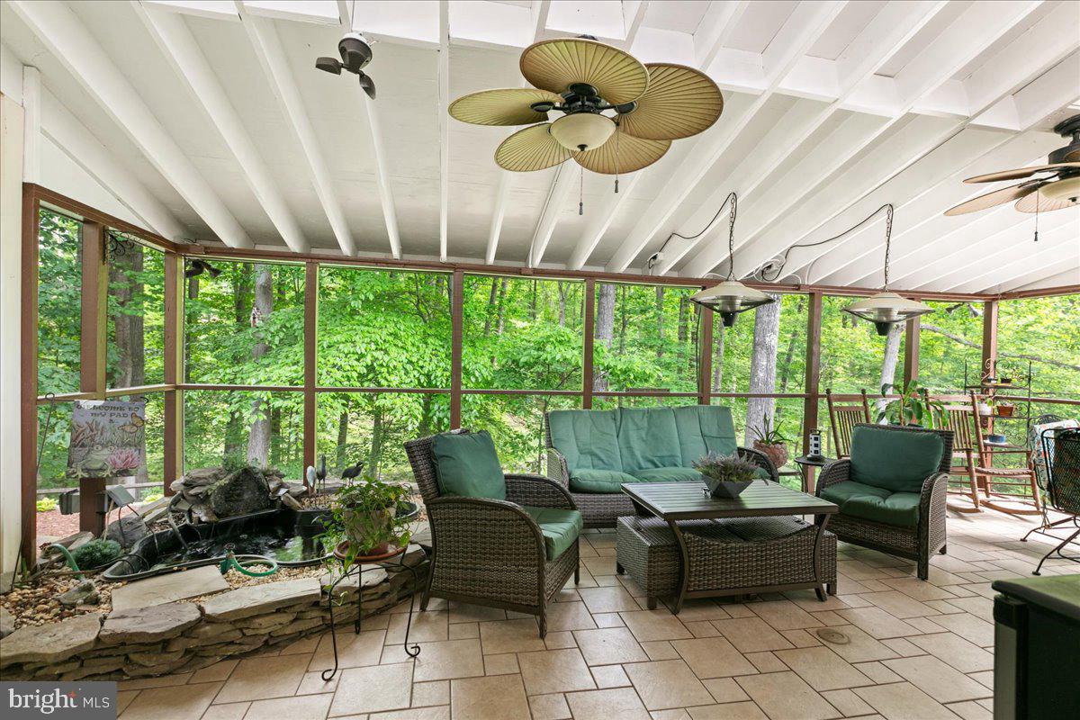 7002 BARNACLE PL, BURKE, Virginia 22015, 5 Bedrooms Bedrooms, ,3 BathroomsBathrooms,Residential,For sale,7002 BARNACLE PL,VAFX2232864 MLS # VAFX2232864