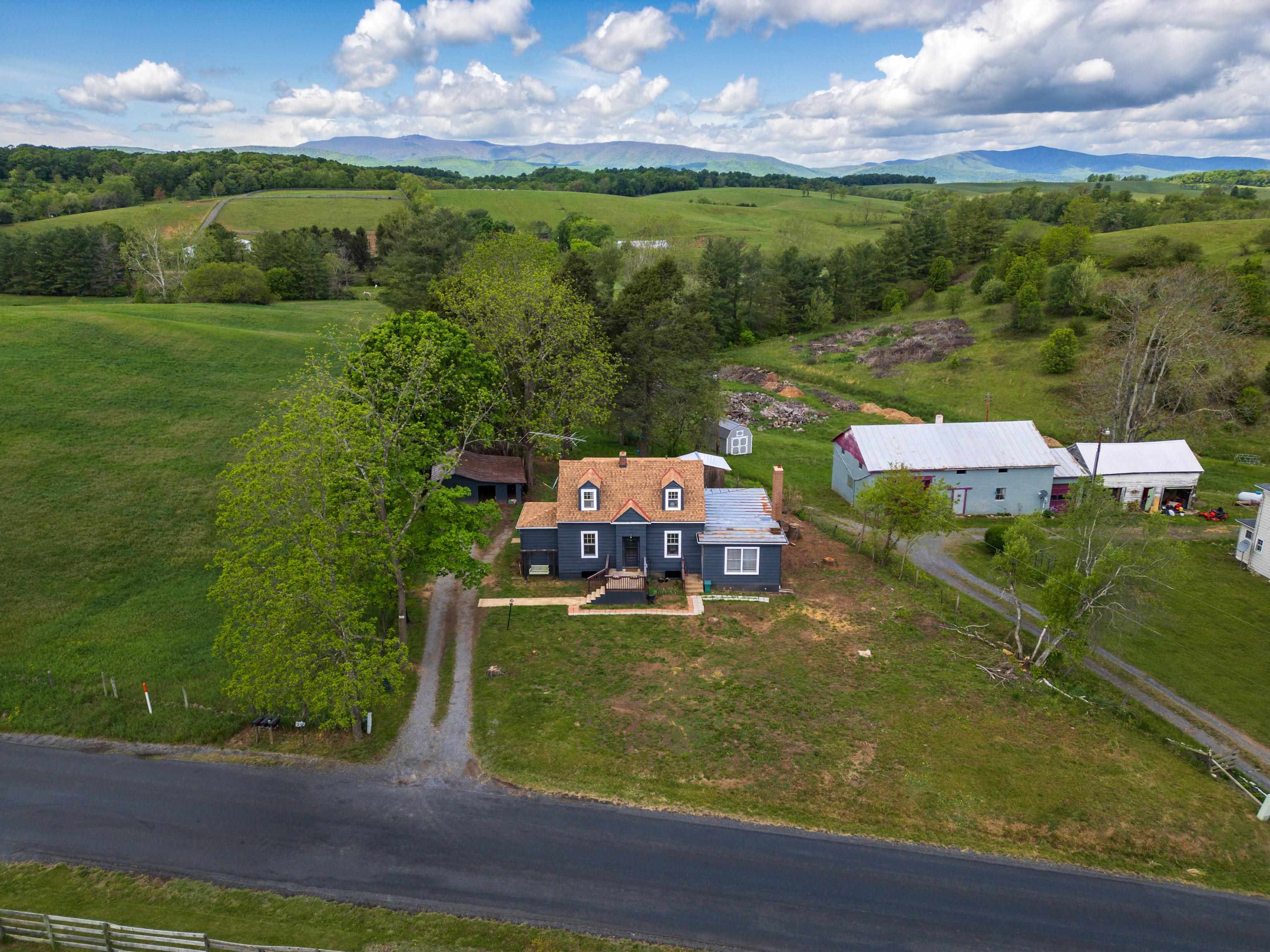93 EIDSON CREEK RD, STAUNTON, Virginia 24401, 3 Bedrooms Bedrooms, ,2 BathroomsBathrooms,Residential,93 EIDSON CREEK RD,664658 MLS # 664658
