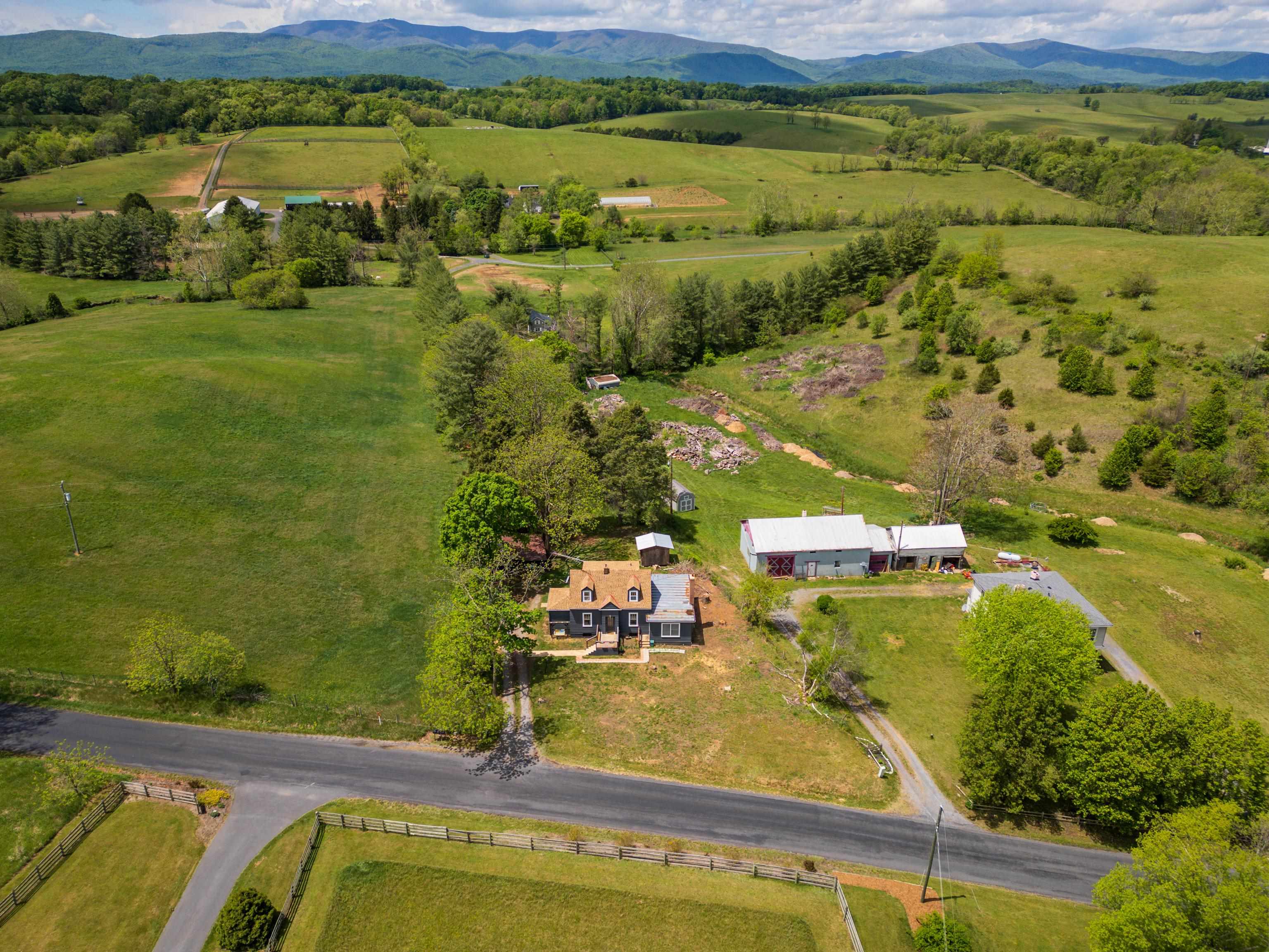 93 EIDSON CREEK RD, STAUNTON, Virginia 24401, 3 Bedrooms Bedrooms, ,2 BathroomsBathrooms,Residential,93 EIDSON CREEK RD,664658 MLS # 664658