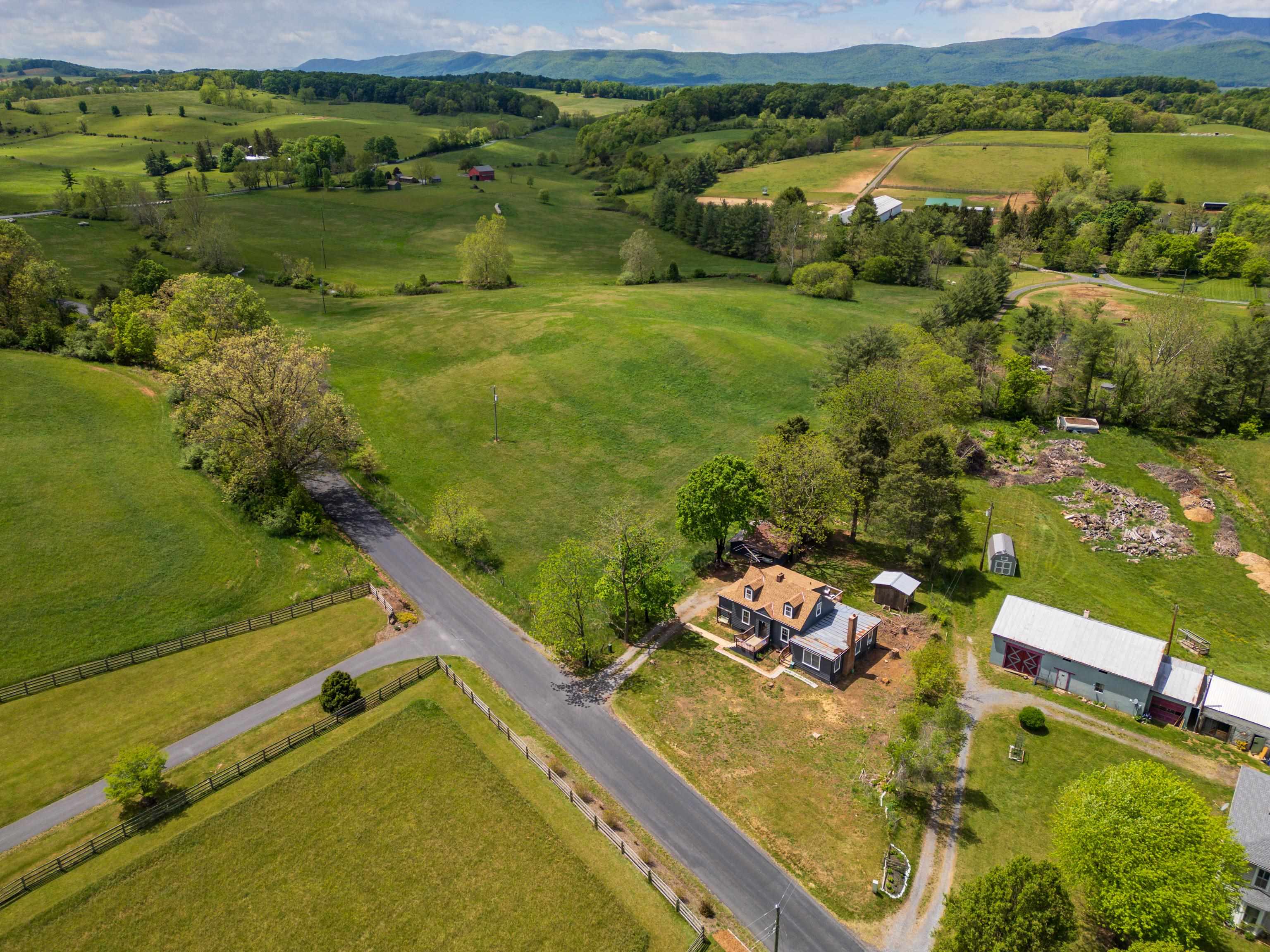 93 EIDSON CREEK RD, STAUNTON, Virginia 24401, 3 Bedrooms Bedrooms, ,2 BathroomsBathrooms,Residential,93 EIDSON CREEK RD,664658 MLS # 664658