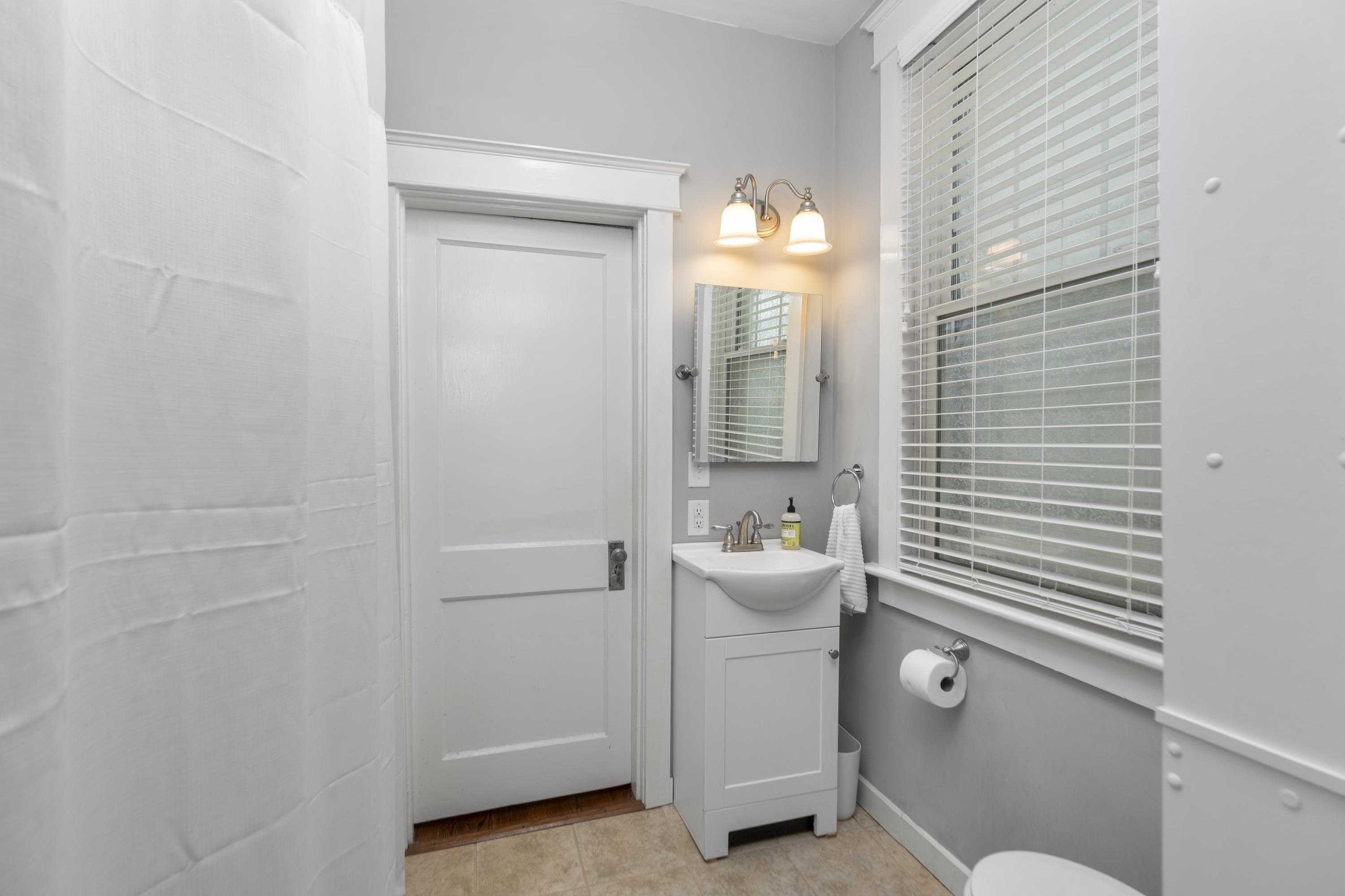 1311 N AUGUSTA ST, STAUNTON, Virginia 24401, 2 Bedrooms Bedrooms, ,1 BathroomBathrooms,Residential,Unit 4,1311 N AUGUSTA ST,664663 MLS # 664663