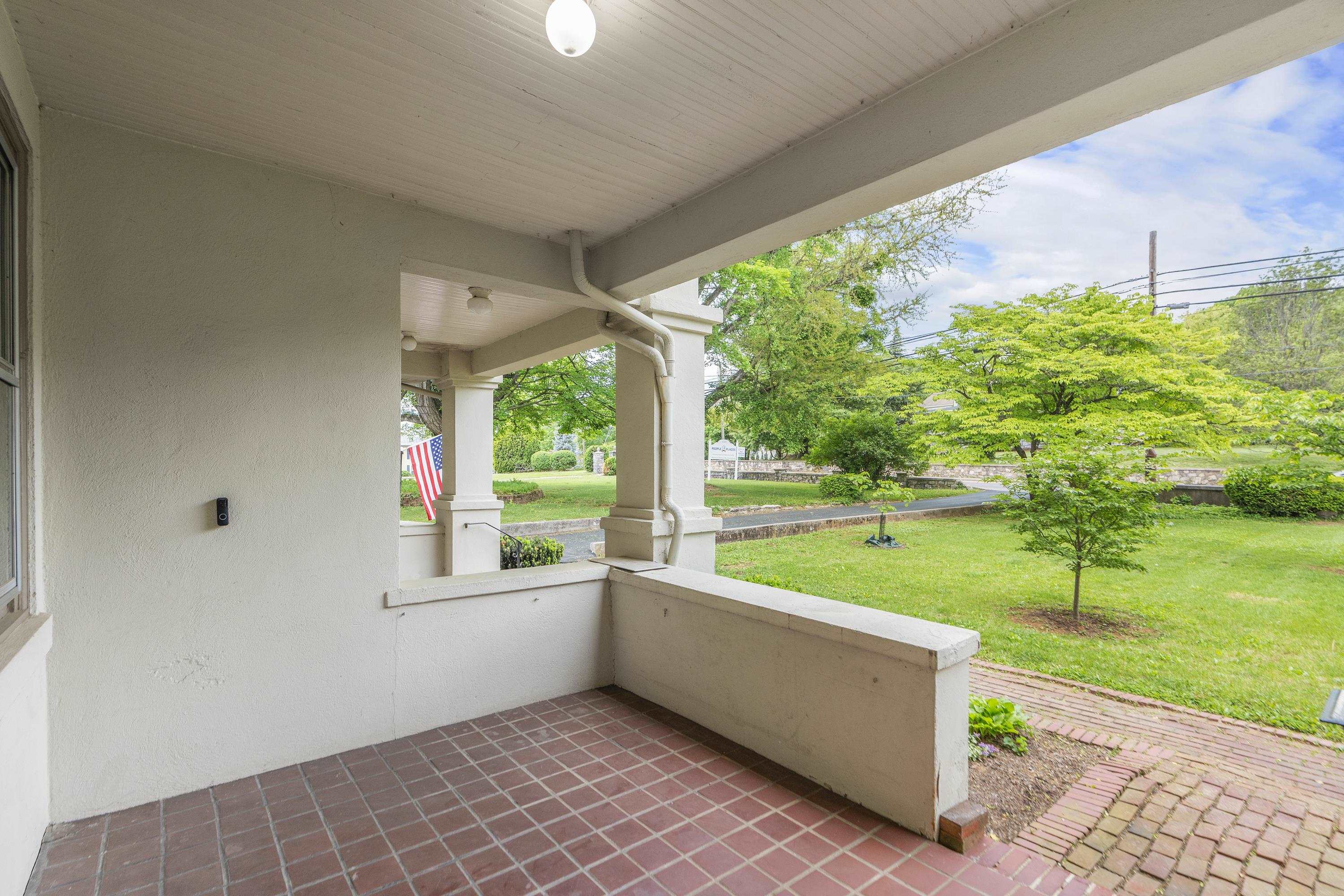 1311 N AUGUSTA ST, STAUNTON, Virginia 24401, 2 Bedrooms Bedrooms, ,1 BathroomBathrooms,Residential,Unit 4,1311 N AUGUSTA ST,664663 MLS # 664663