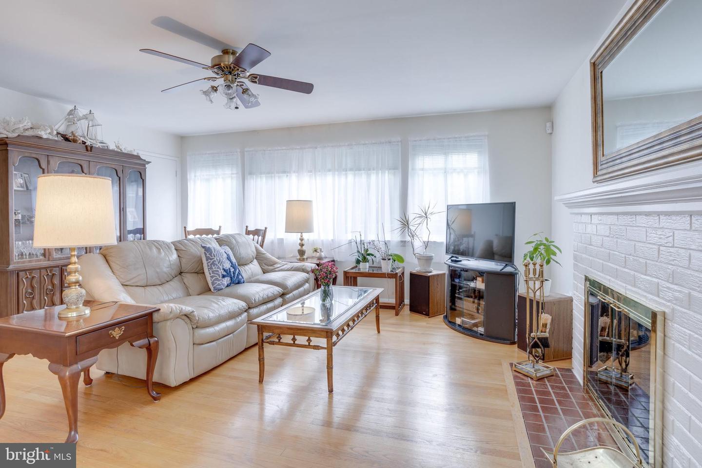 7508 ESSEX AVE, SPRINGFIELD, Virginia 22150, 3 Bedrooms Bedrooms, ,2 BathroomsBathrooms,Residential,For sale,7508 ESSEX AVE,VAFX2233130 MLS # VAFX2233130