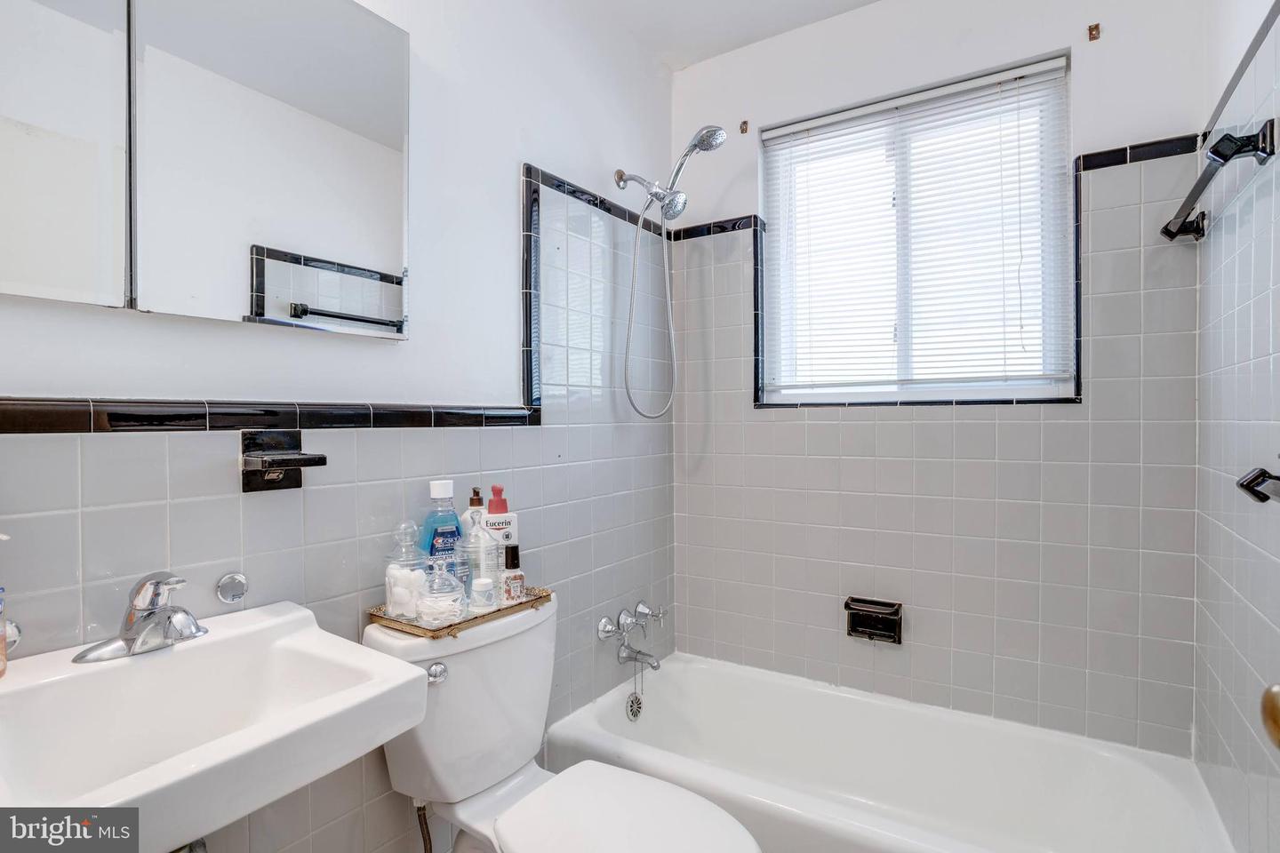 7508 ESSEX AVE, SPRINGFIELD, Virginia 22150, 3 Bedrooms Bedrooms, ,2 BathroomsBathrooms,Residential,For sale,7508 ESSEX AVE,VAFX2233130 MLS # VAFX2233130
