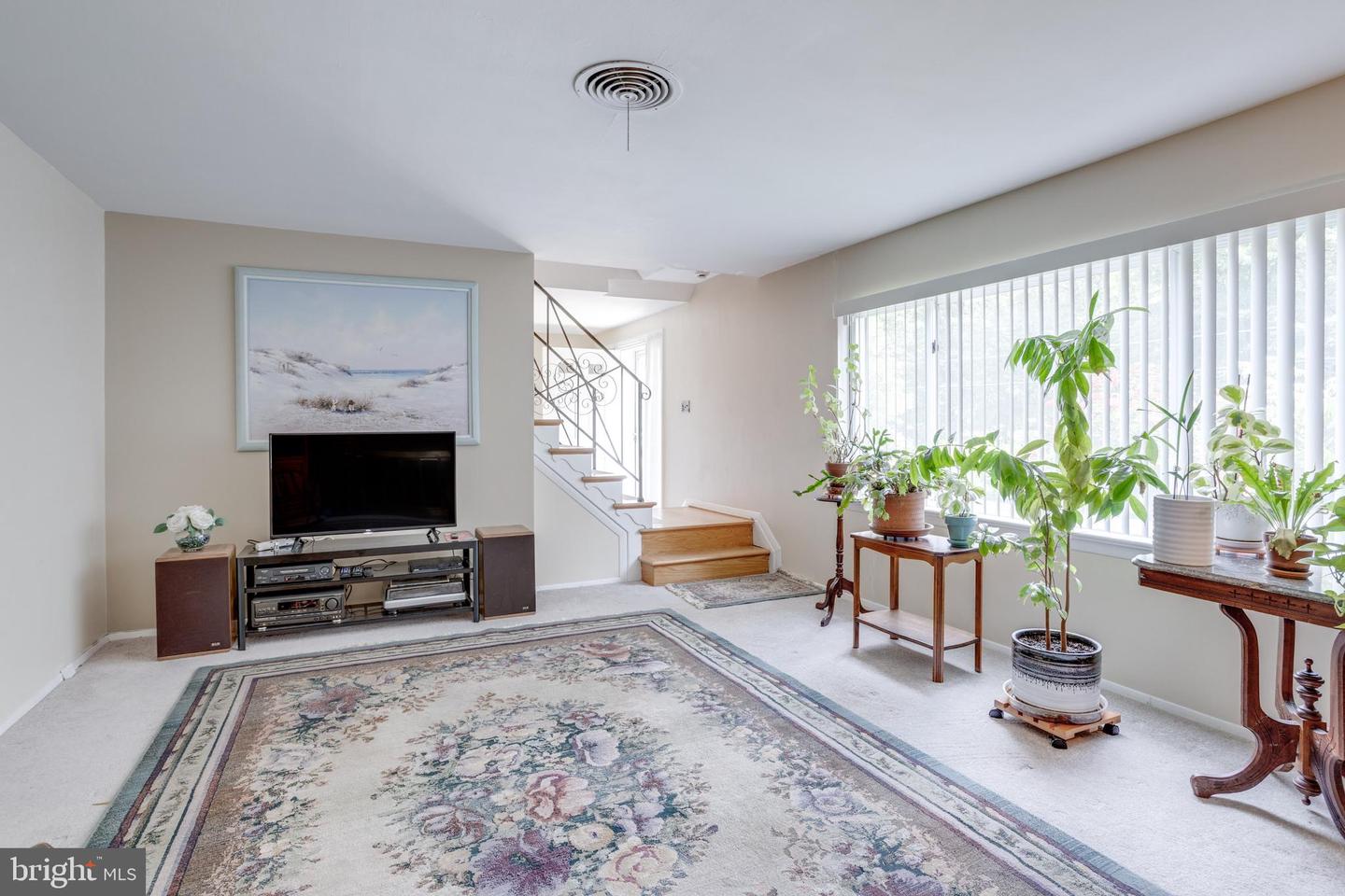 7508 ESSEX AVE, SPRINGFIELD, Virginia 22150, 3 Bedrooms Bedrooms, ,2 BathroomsBathrooms,Residential,For sale,7508 ESSEX AVE,VAFX2233130 MLS # VAFX2233130